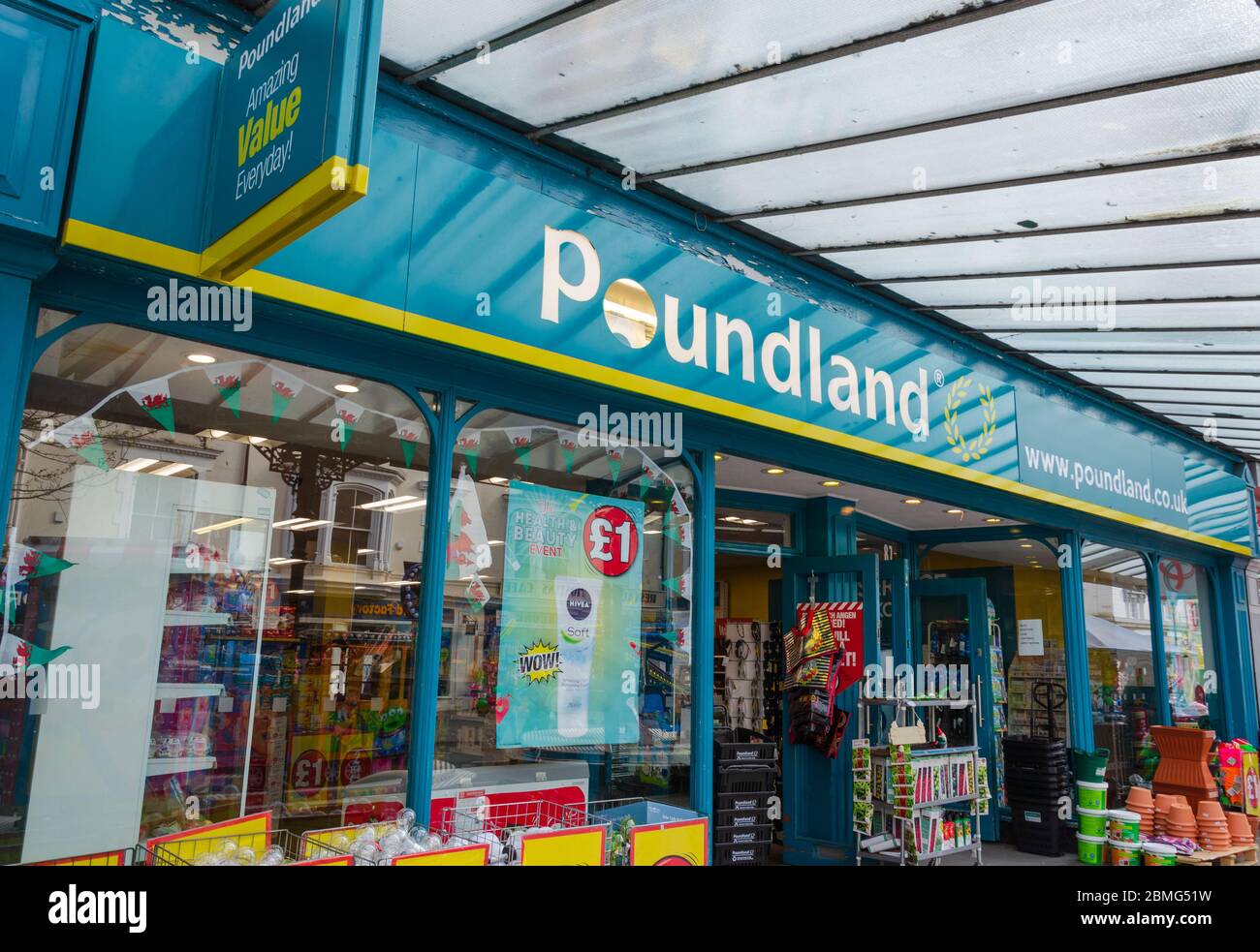 Llandudno, UK : May 6, 2019: Poundland operate a national chain of discount stores such as this one on Mostyn Street, Llandudno. Stock Photo