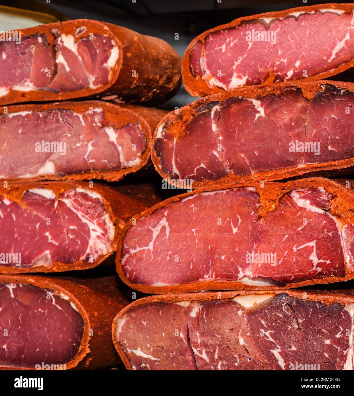turkish pastrami slices kayseri turkey gorsel licing and cutting pastirma turkish air dried meat peppered roast beef pastrami slices with grai stock photo alamy