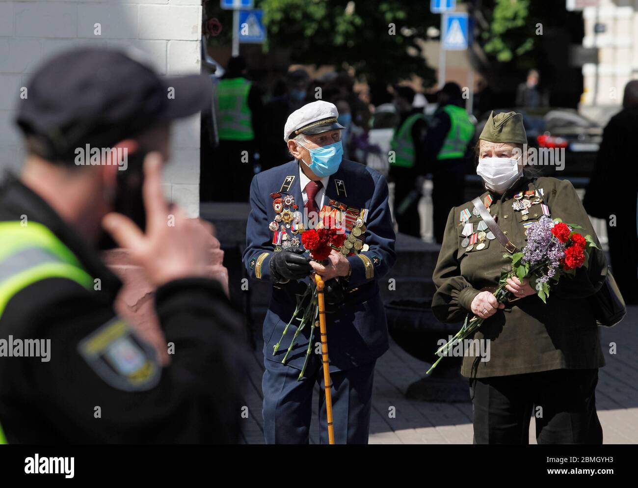 World war ii veterans flowers hi-res stock photography and images - Alamy