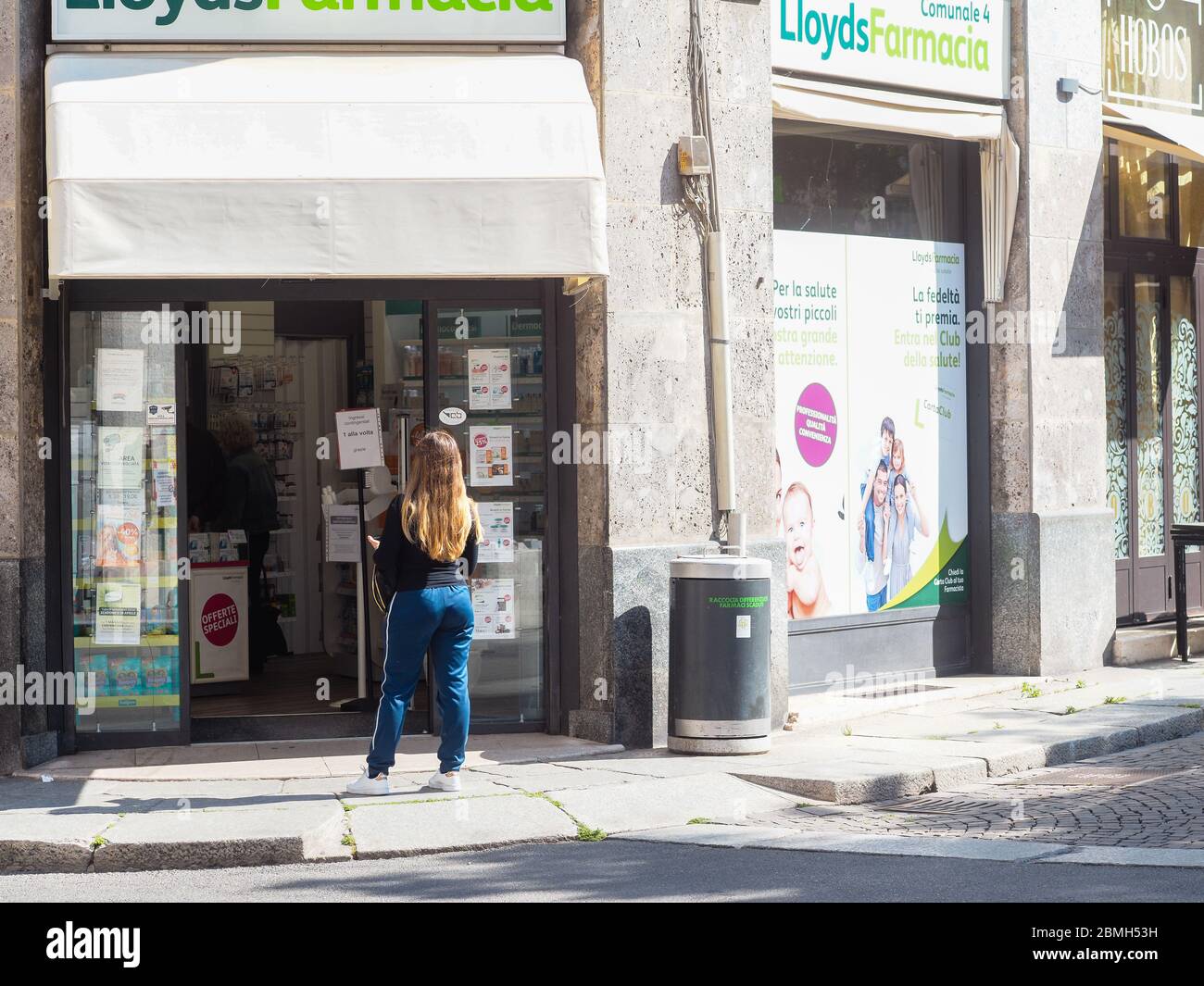 Lloyds pharmacy sign hires stock photography and images Alamy