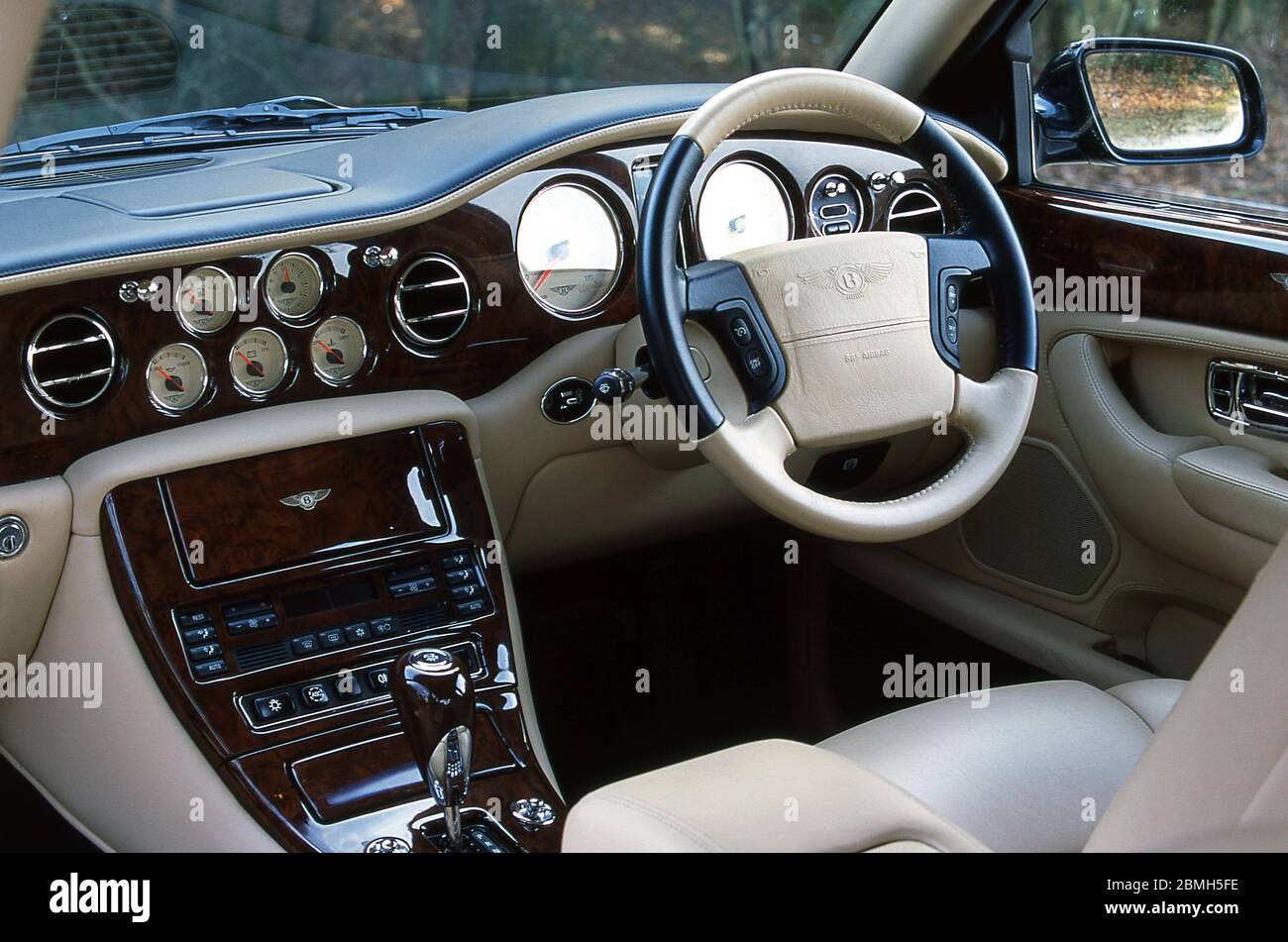 Bentley arnage interior hi-res stock photography and images - Alamy