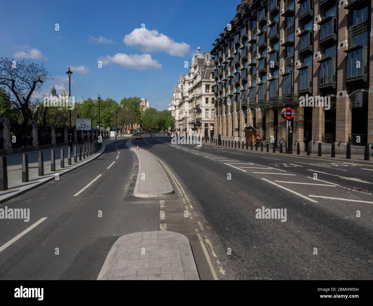 Empty street london city hi-res stock photography and images - Alamy
