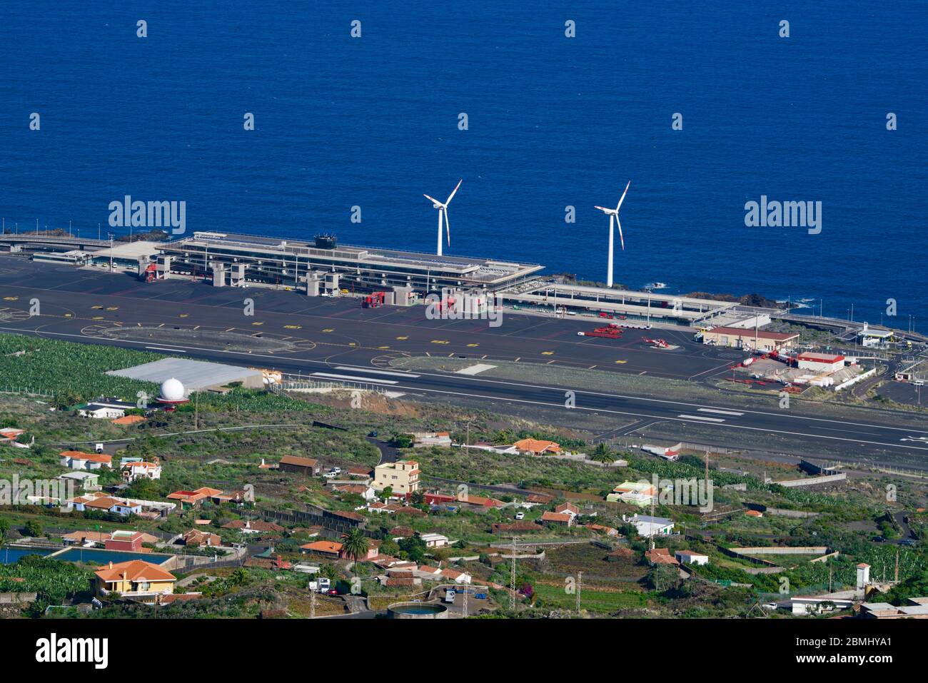 La palma airport hi-res stock photography and images - Alamy