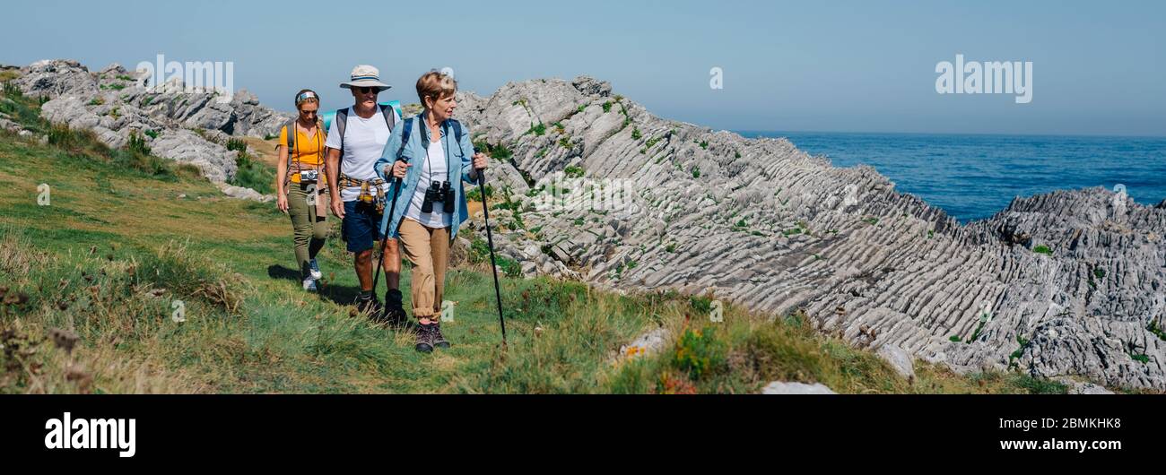 Hikers trekking hi-res stock photography and images - Alamy