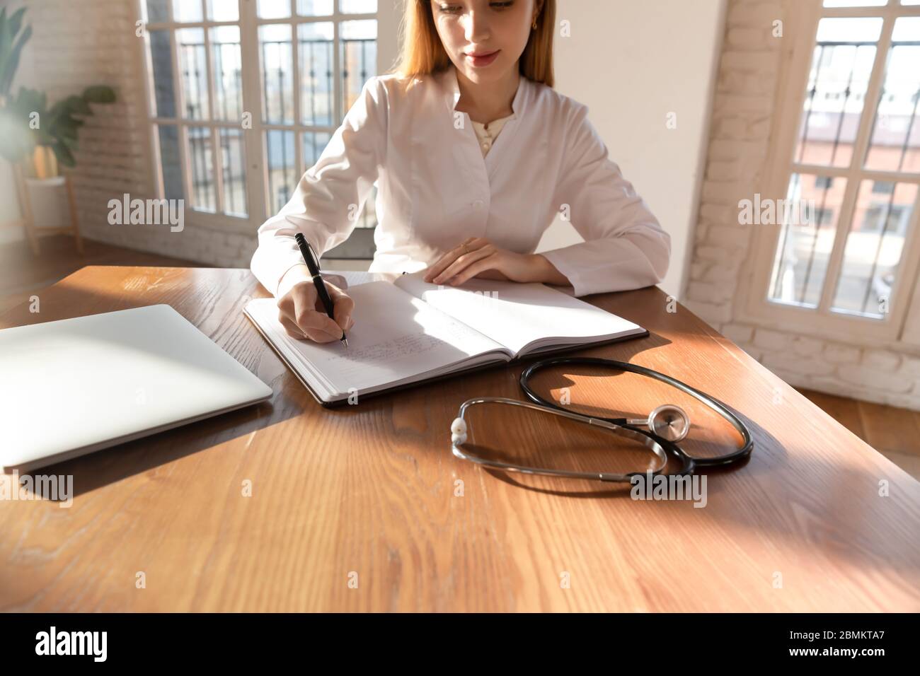 Caucasian female doctor hi-res stock photography and images - Alamy