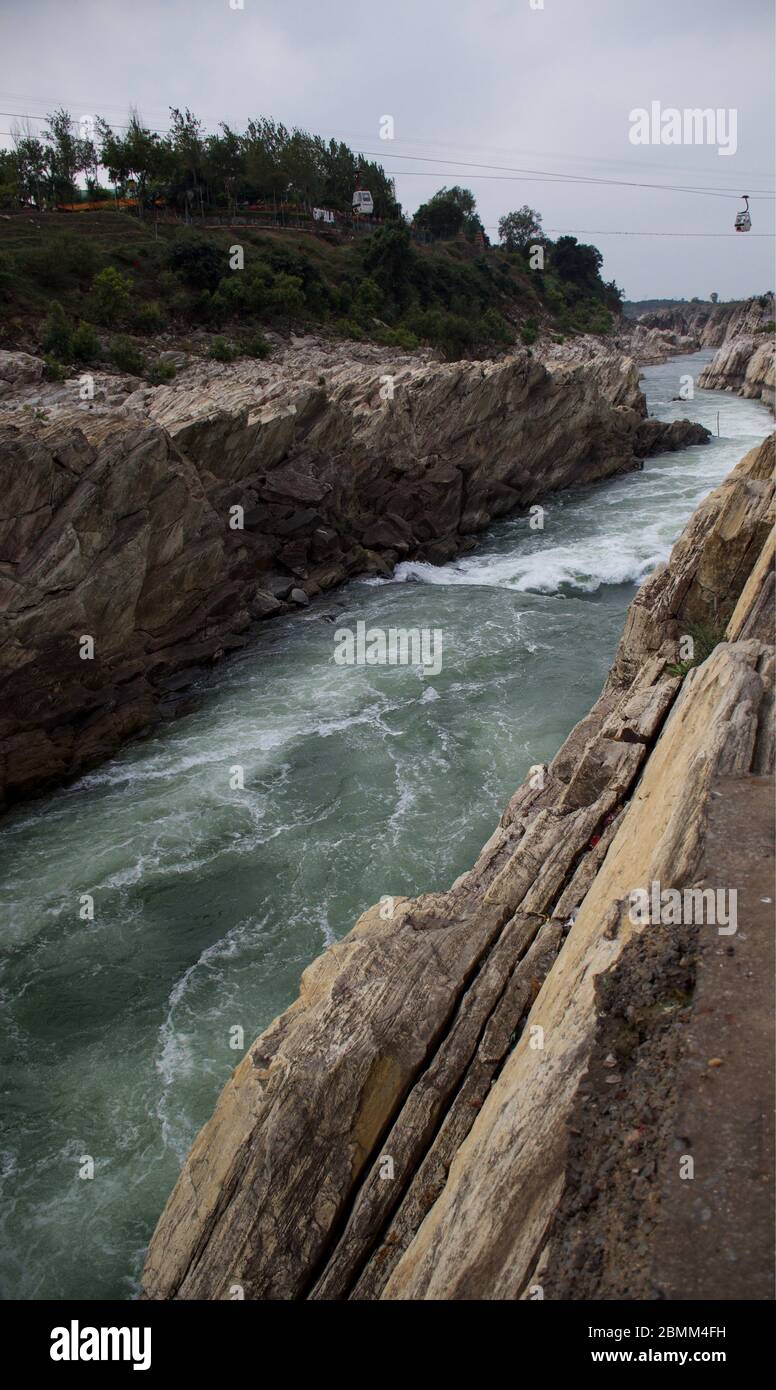 Mountains and river narmada river hires stock photography and images Alamy