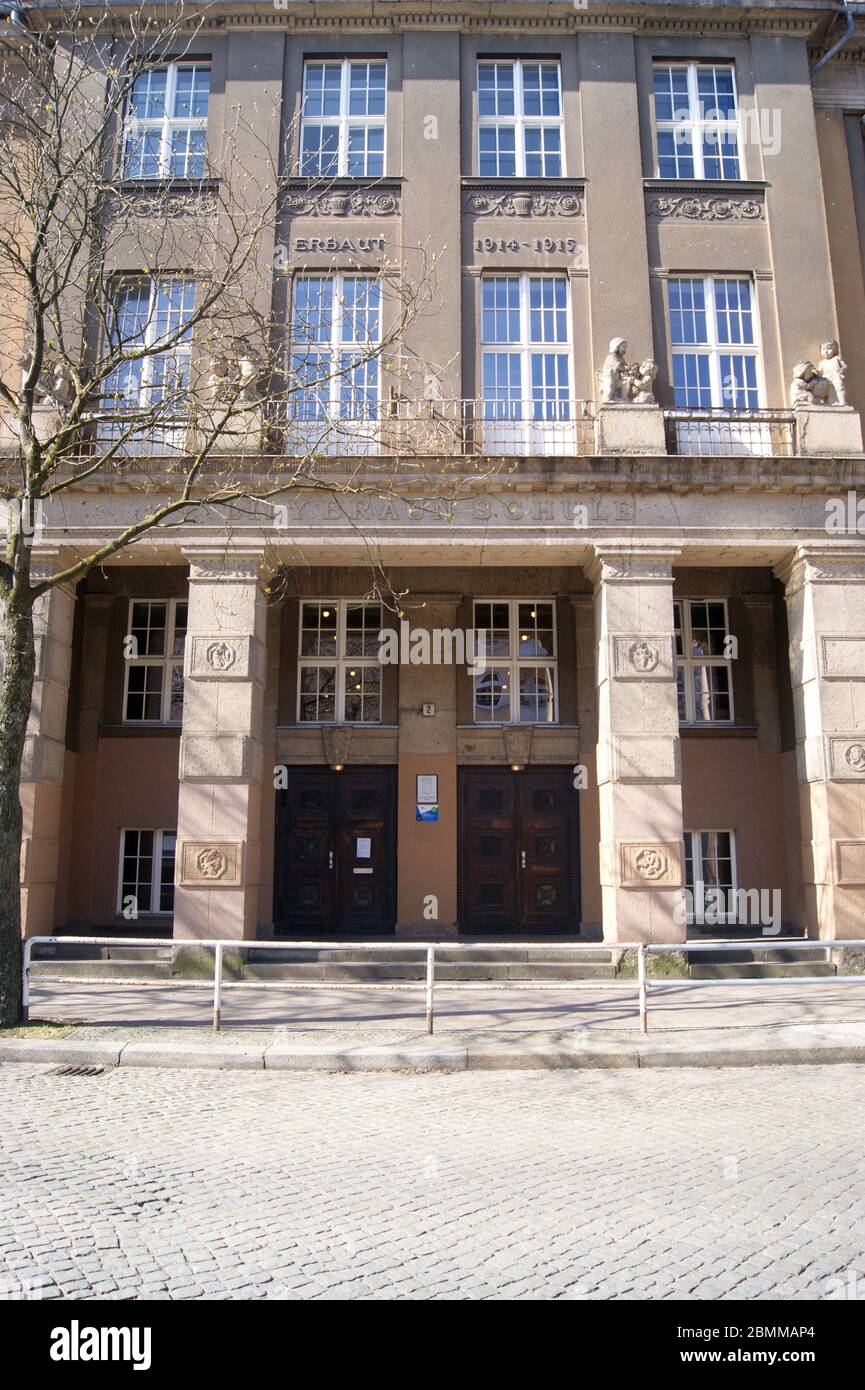 Das Lily-Braun-Gymnasium in Berlin-Spandau. Stock Photo