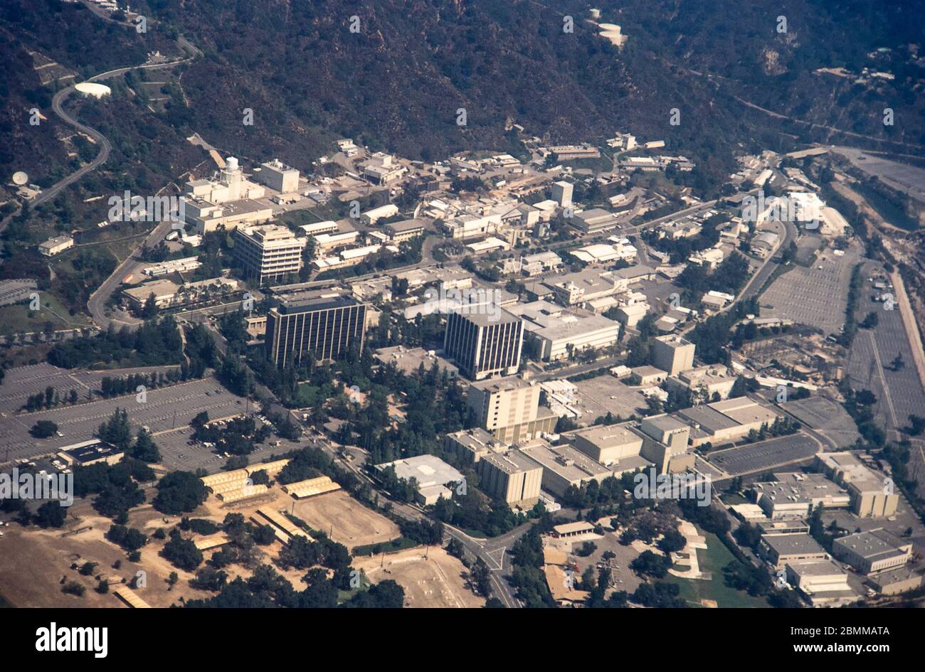 Pasadena, Los Angeles, California, USA - Feb 1984: Aerial view of the Jet Propulsion Laboratory (JPL) in Pasadena, and surroundings.  Scanned 35mm film. Stock Photo