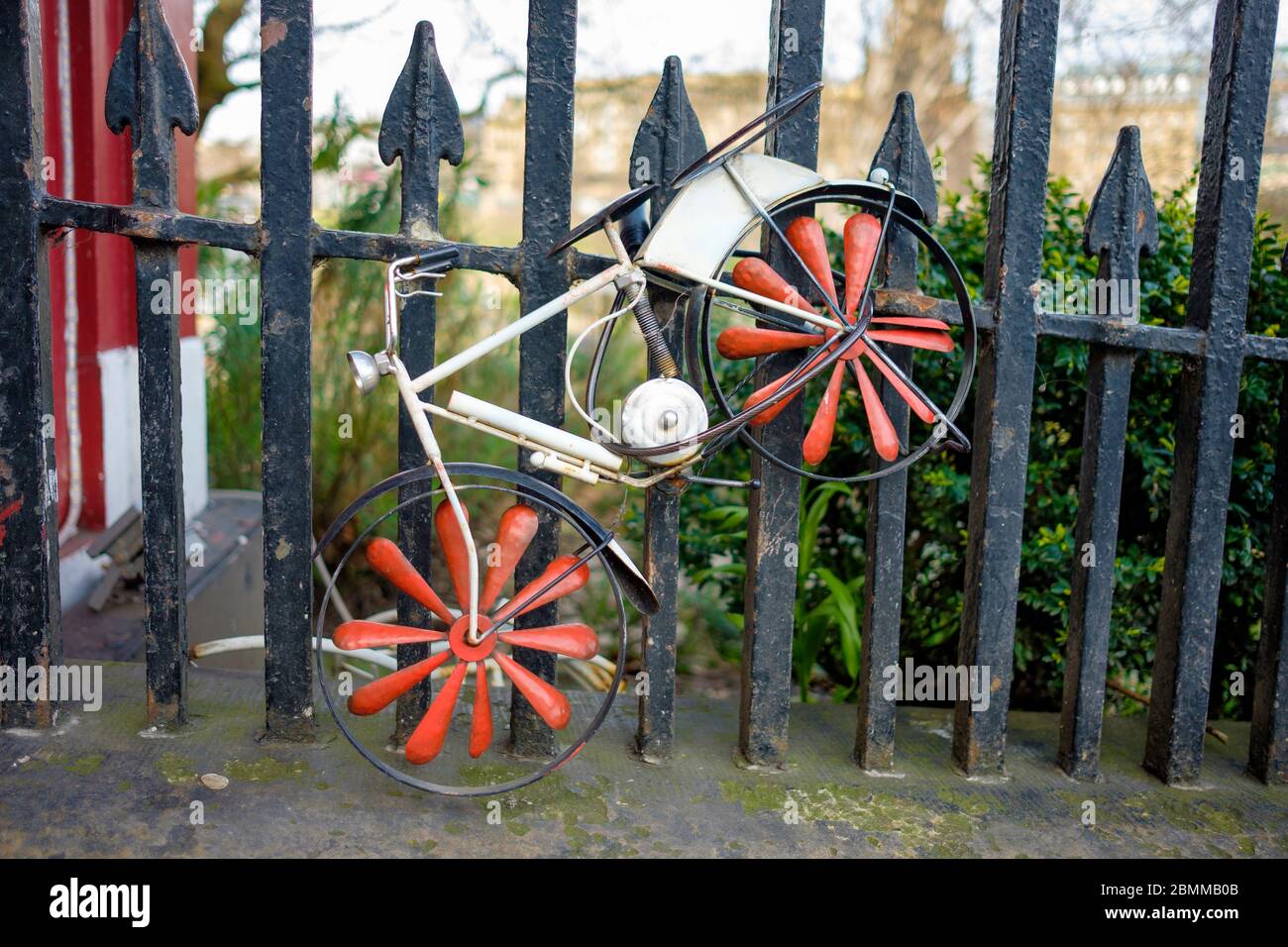 Locked cycle to railings hi-res stock photography and images - Alamy
