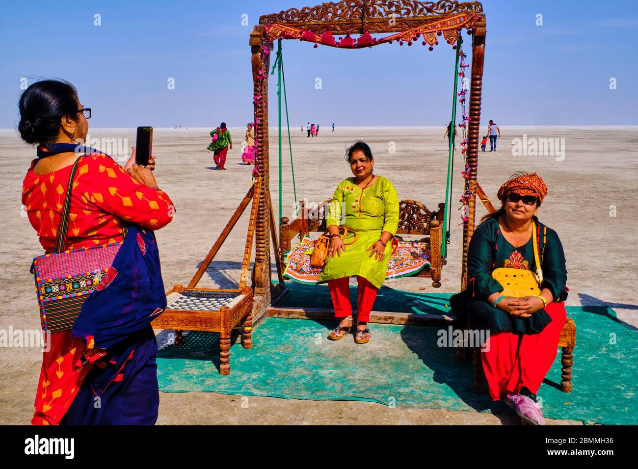 India, Gujarat, Kutch, Rann of Kutch, local tourist visiting the salt  desert Stock Photo - Alamy