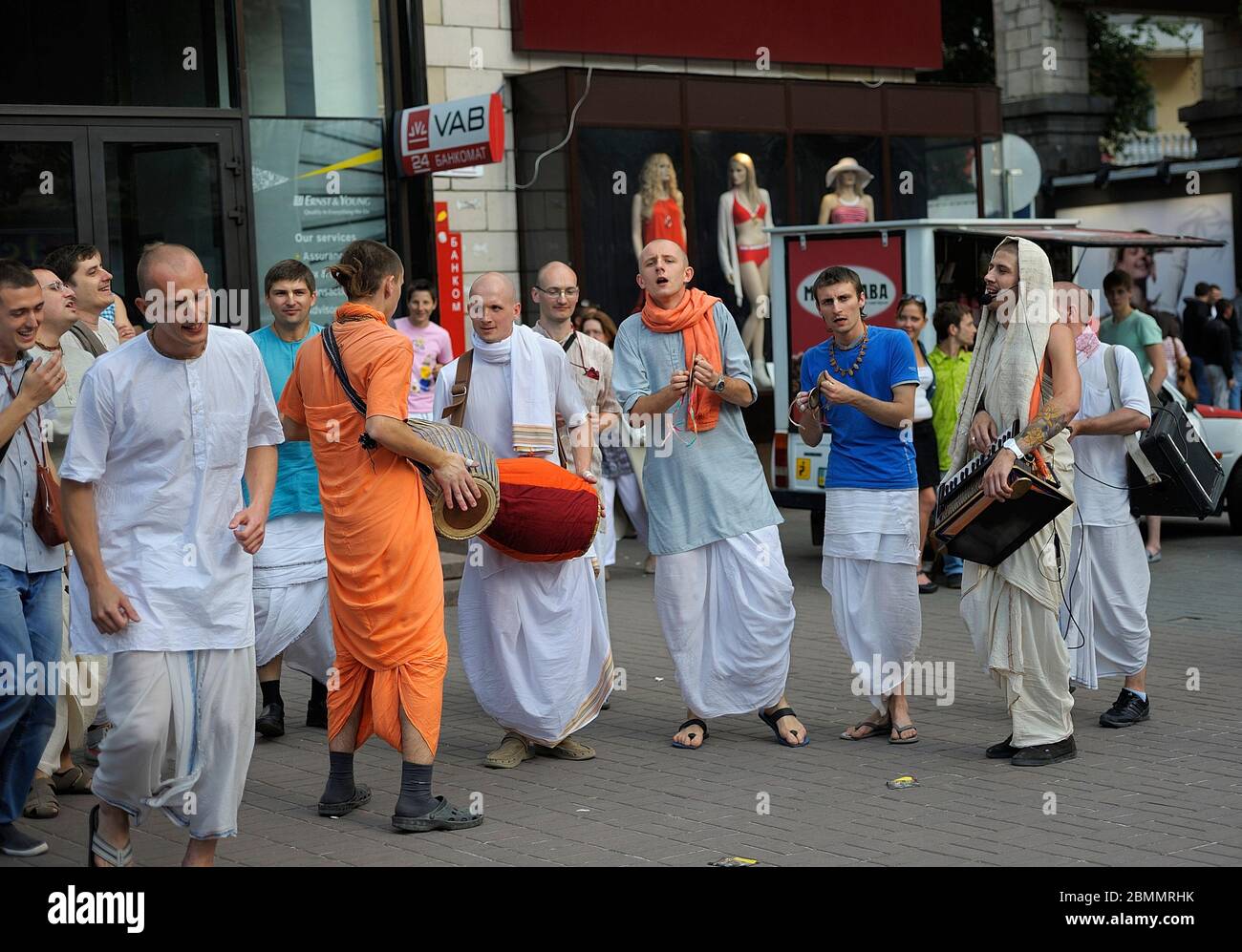 Hare krishna group hi-res stock photography and images - Alamy
