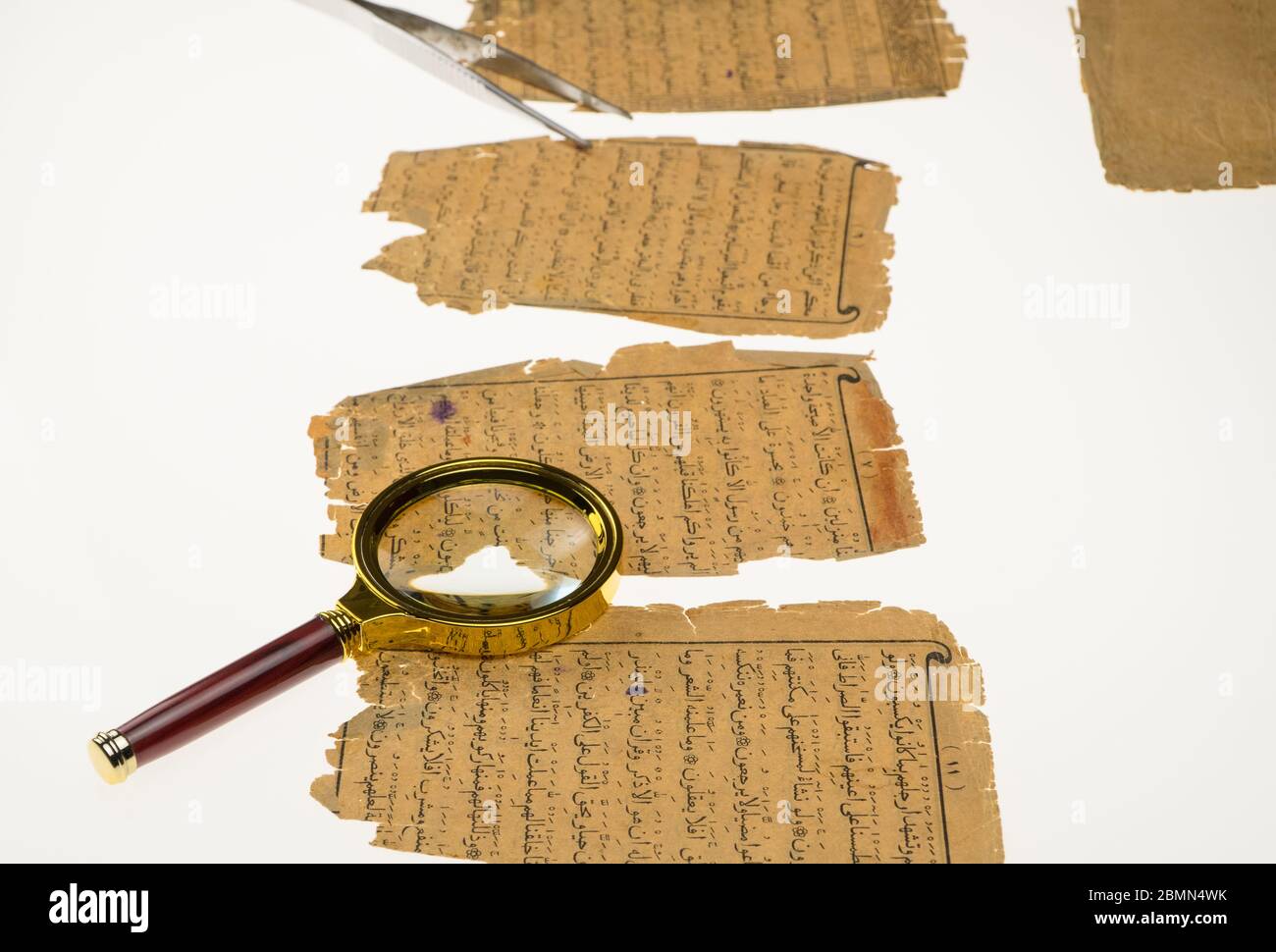 Old Arabic Note Paper Old arabic calligraphy on paper hi-res stock photography and images - Alamy