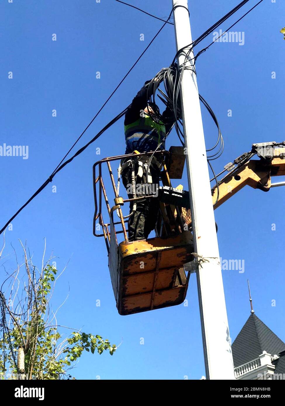 May 10, 2020, Shenyang, Shenyang, China: LiaoningÃ¯Â¼Å'CHINA-On May 7, 2020, shenyang, liaoning province, launched the ''weak current cable special rectification campaign'' to improve the urban landscape and eliminate the safety risks caused by the scattered cables. Among them, 31 main streets and 186 back lanes with scattered cables were rectified.So far, 30 main streets and 124 back streets have been renovated. Construction of the main street is expected to be completed by mid-may; The construction of back streets and alleys shall be completed by the middle of June; All problem points shal Stock Photo