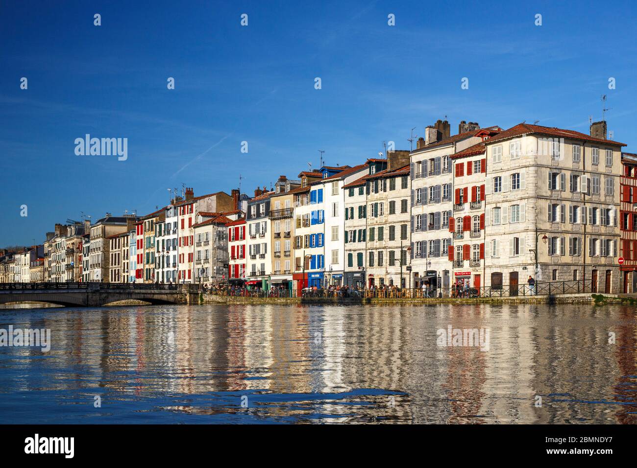 The Nive river and the Galuperie quay in the 'Small Bayonne' area (Bayonne - French Basque country - Atlantic Pyrenees - Aquitaine - France). Stock Photo