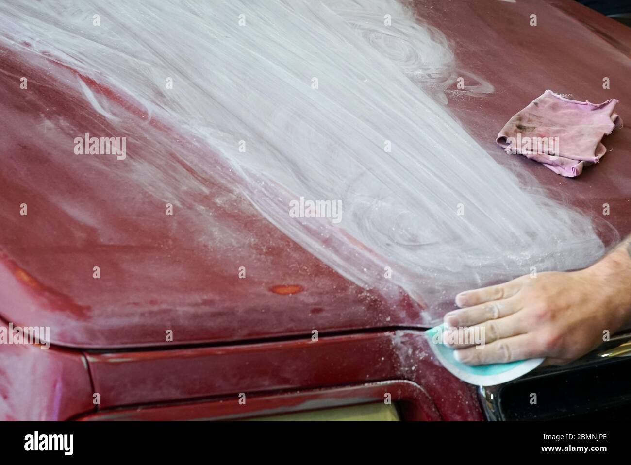 Hand sanding hires stock photography and images Alamy