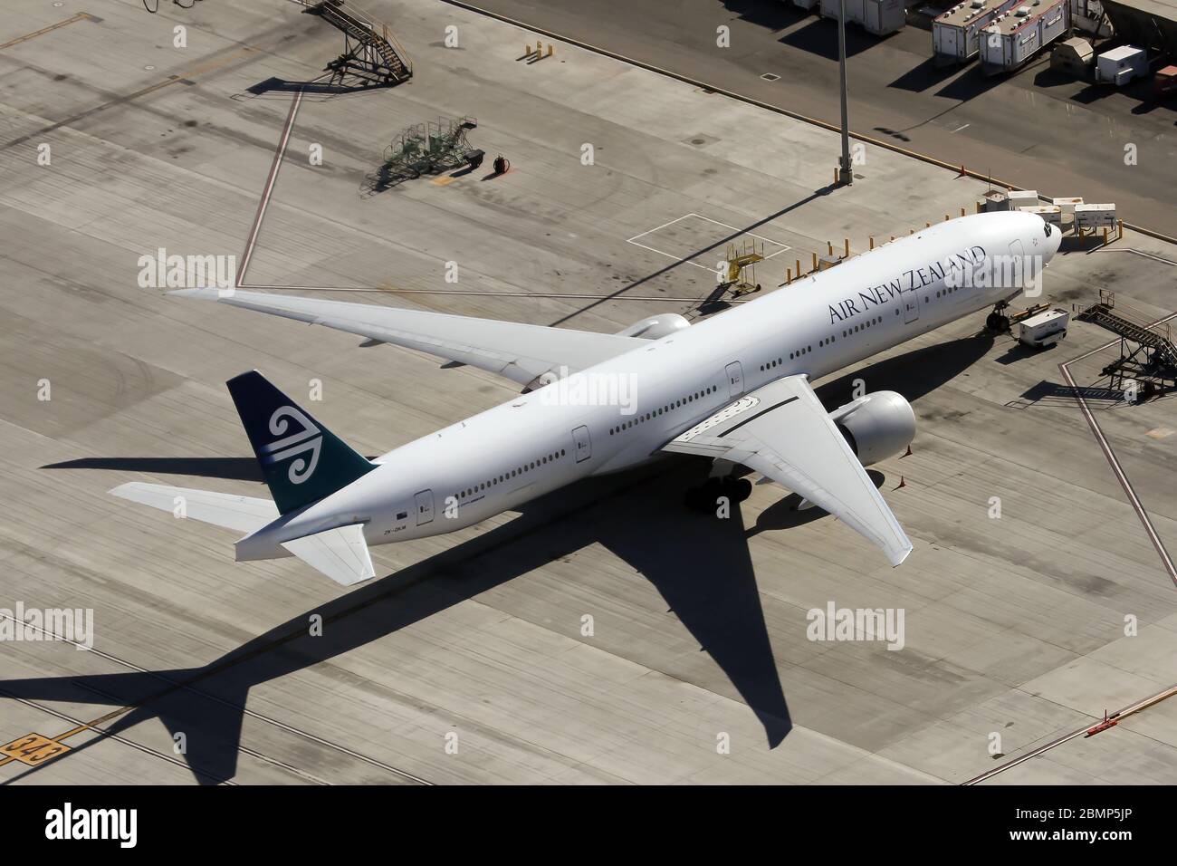 An Air New Zealand Boeing 777 300er Parked At Los Angeles International Airport Stock Photo Alamy