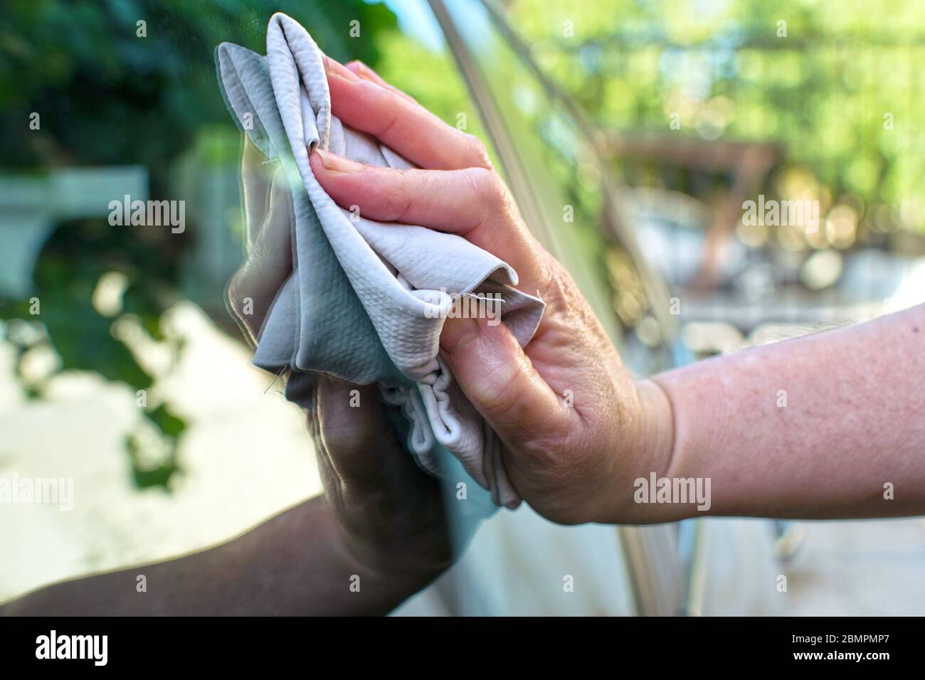 Car windows drying hires stock photography and images Alamy