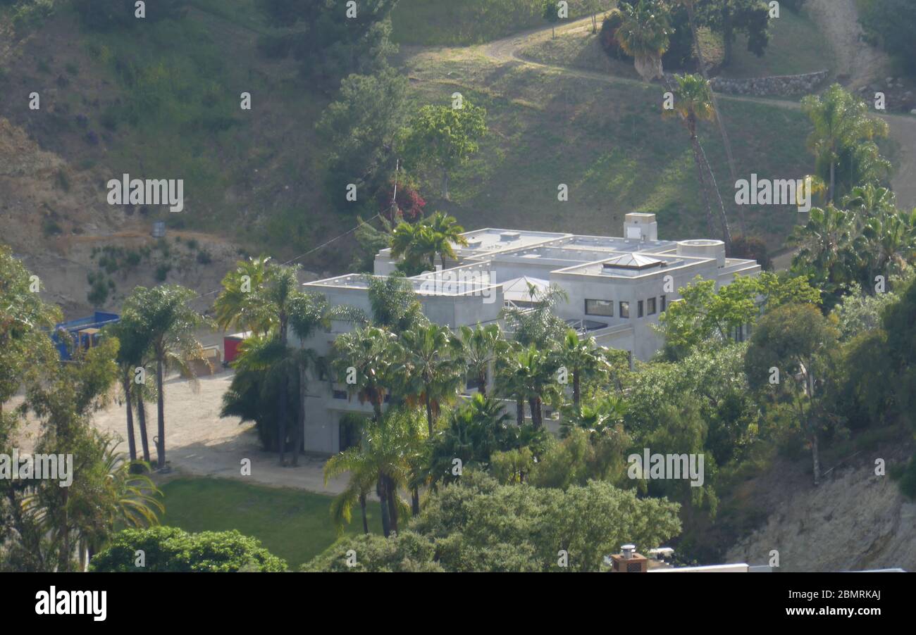 Beverly Hills, California, USA 9th May 2020 A general view of atmosphere Eddie Murphy's home, previously owned by Cher at 2727 Benedict Canyon Driveon May 9, 2020 in Beverly Hills, California, USA. Photo by Barry King/Alamy Stock Photo Stock Photo