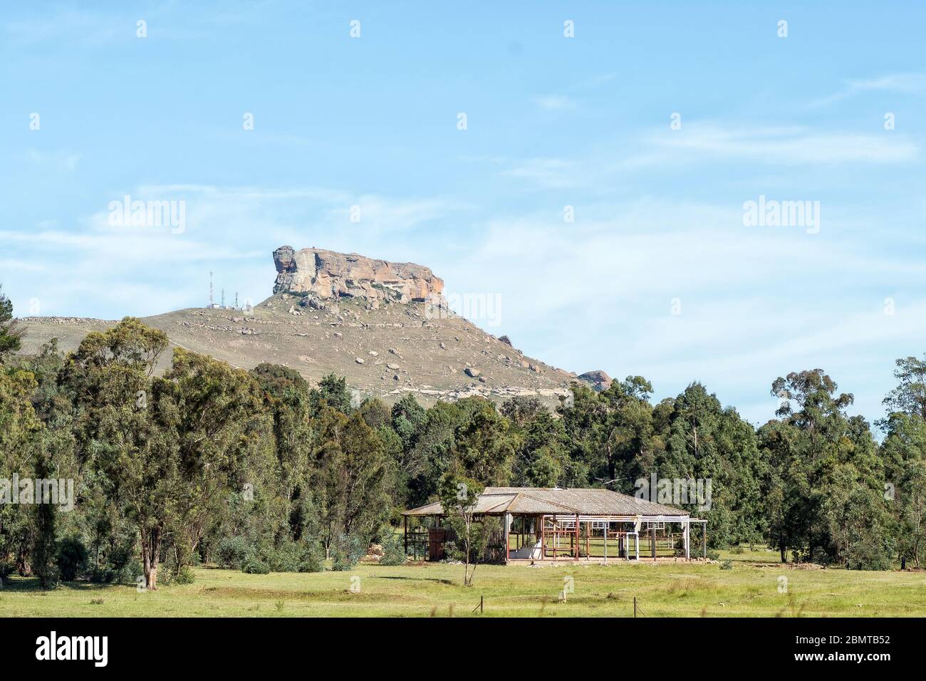 A farm landscape, with a ruin, next to road R712 near Harrismith in the Free State Province Stock Photo