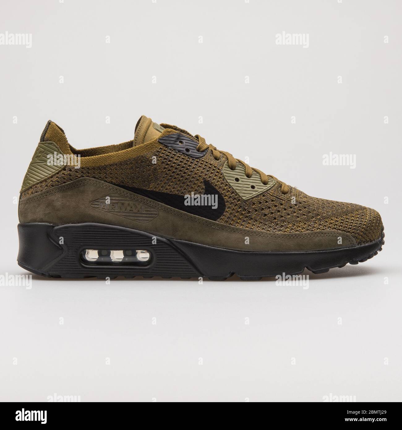 Nike air max trainers hi-res stock photography and images - Page 10 - Alamy