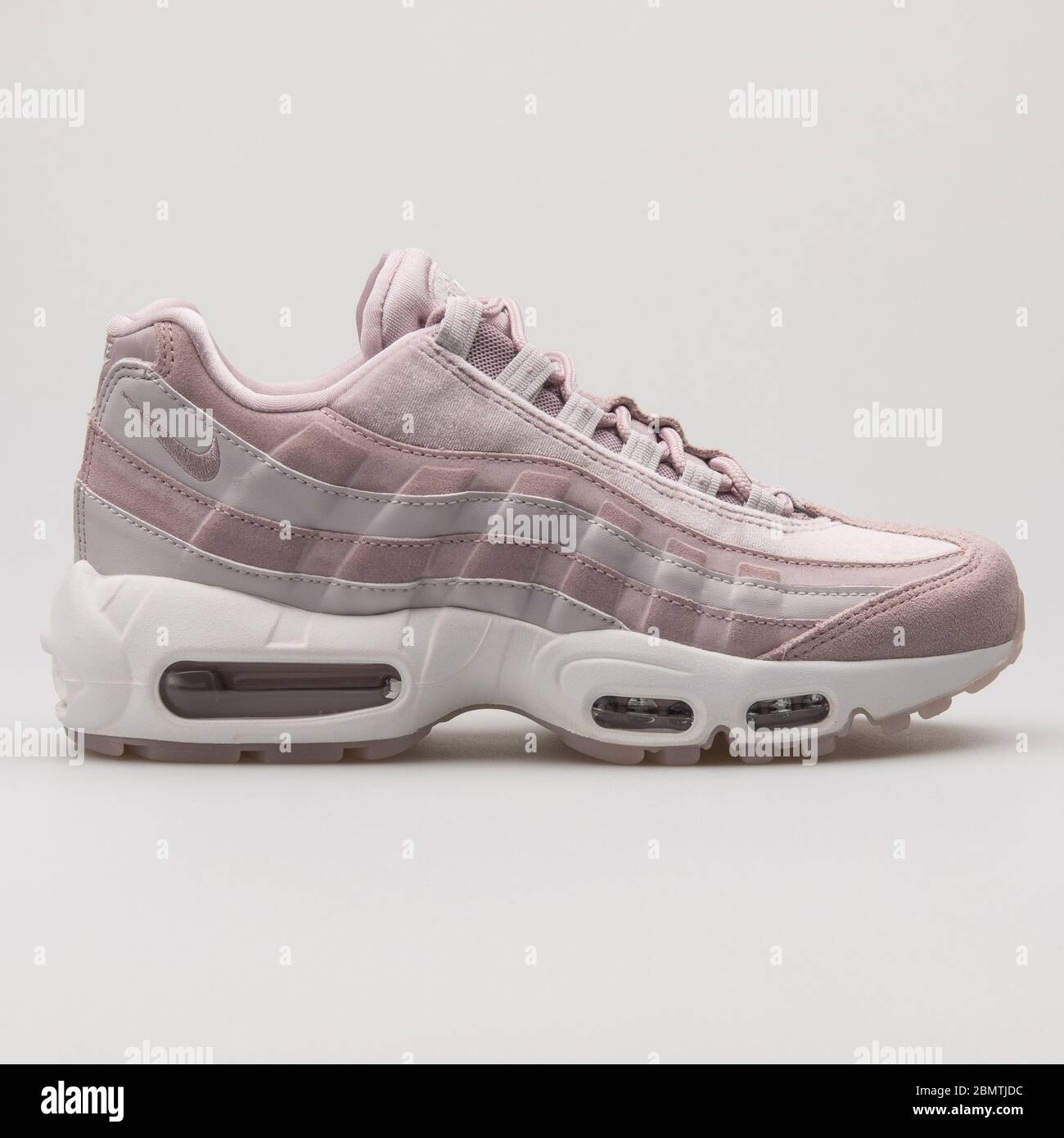 Nike air max 95 hi-res stock photography and images - Alamy