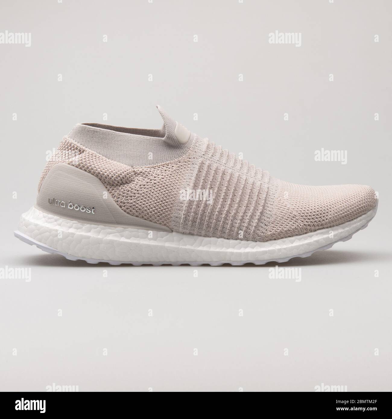 adidas ultra boost august 2018,OFF 66%,goldenlinetaxiswarwick.co.uk