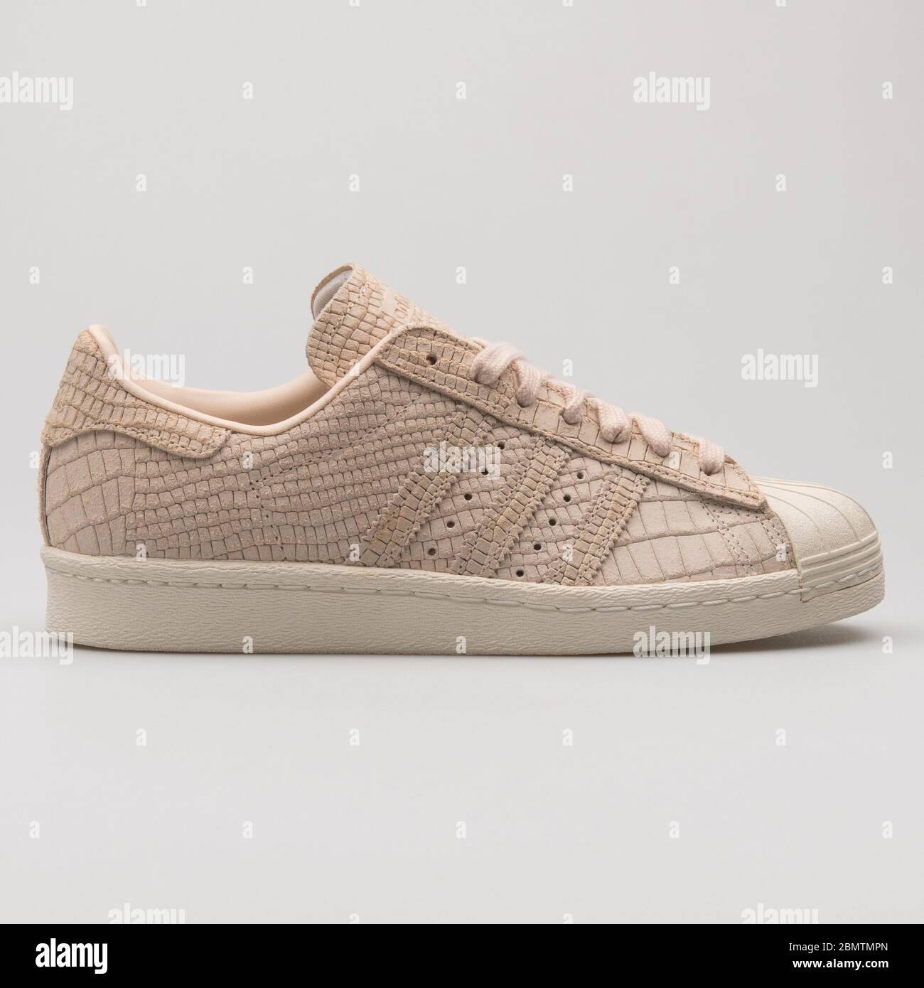 adidas superstar 19