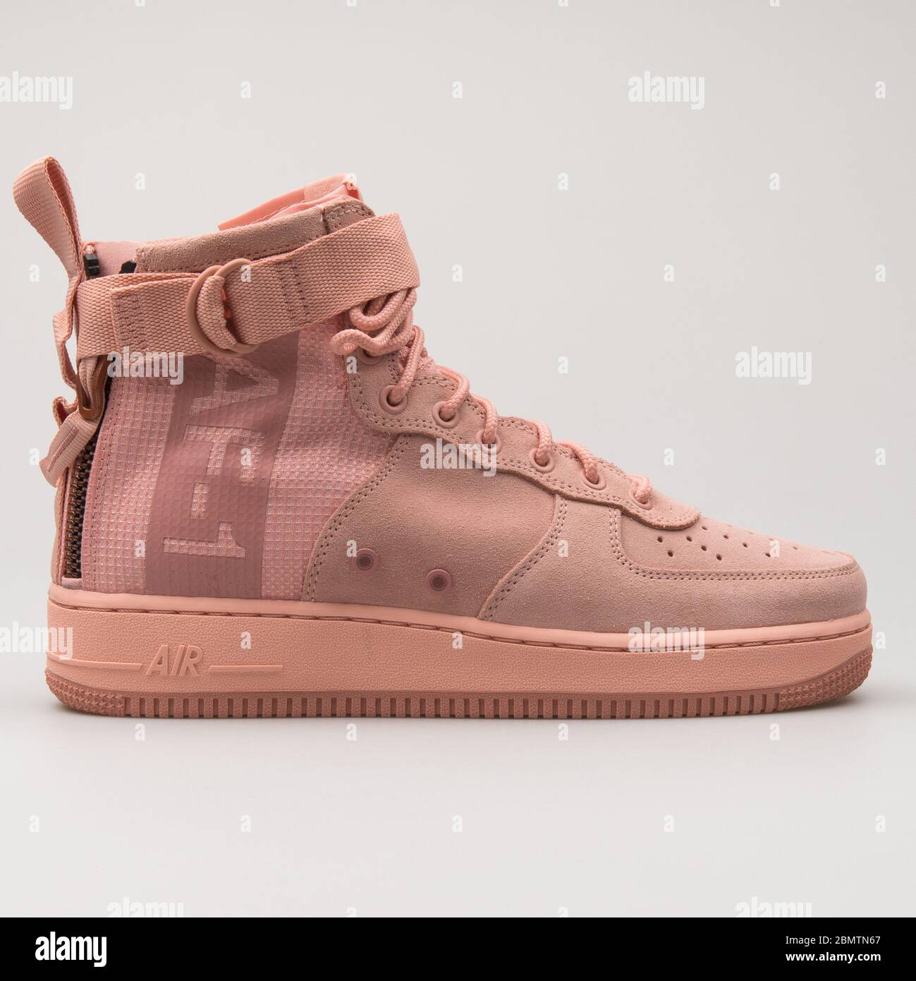 Sf air force 2024 1 mid suede