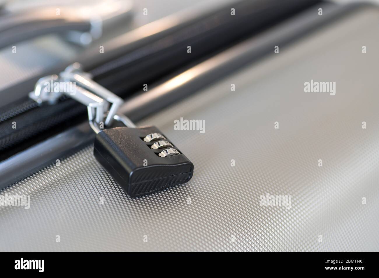 small Luggage lock, closure combinations, safety on the road