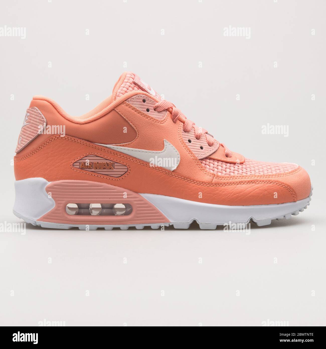 Page 4 - Orange Nike Sneakers High Resolution Stock Photography and Images  - Alamy