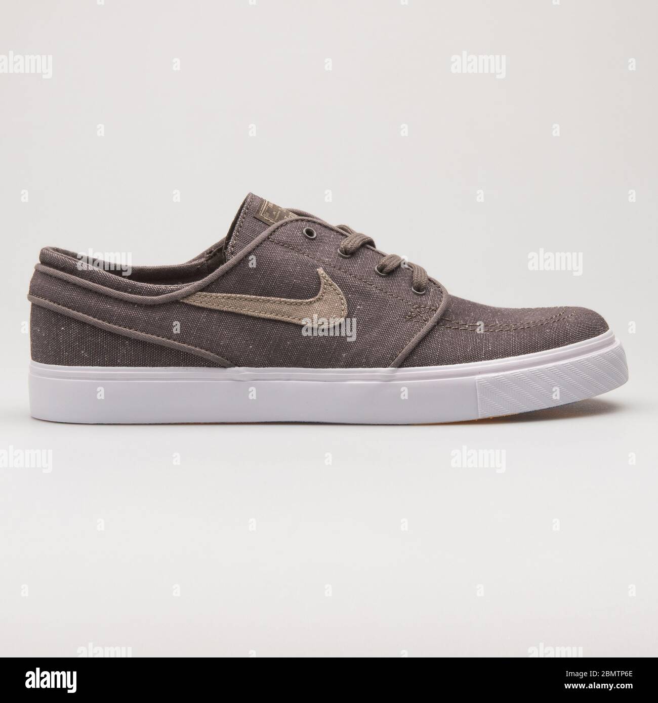 VIENNA, AUSTRIA - FEBRUARY 19, 2018: Nike SB Zoom Stefan Janoski Canvas DC  khaki, grey and white sneaker on white background Stock Photo - Alamy