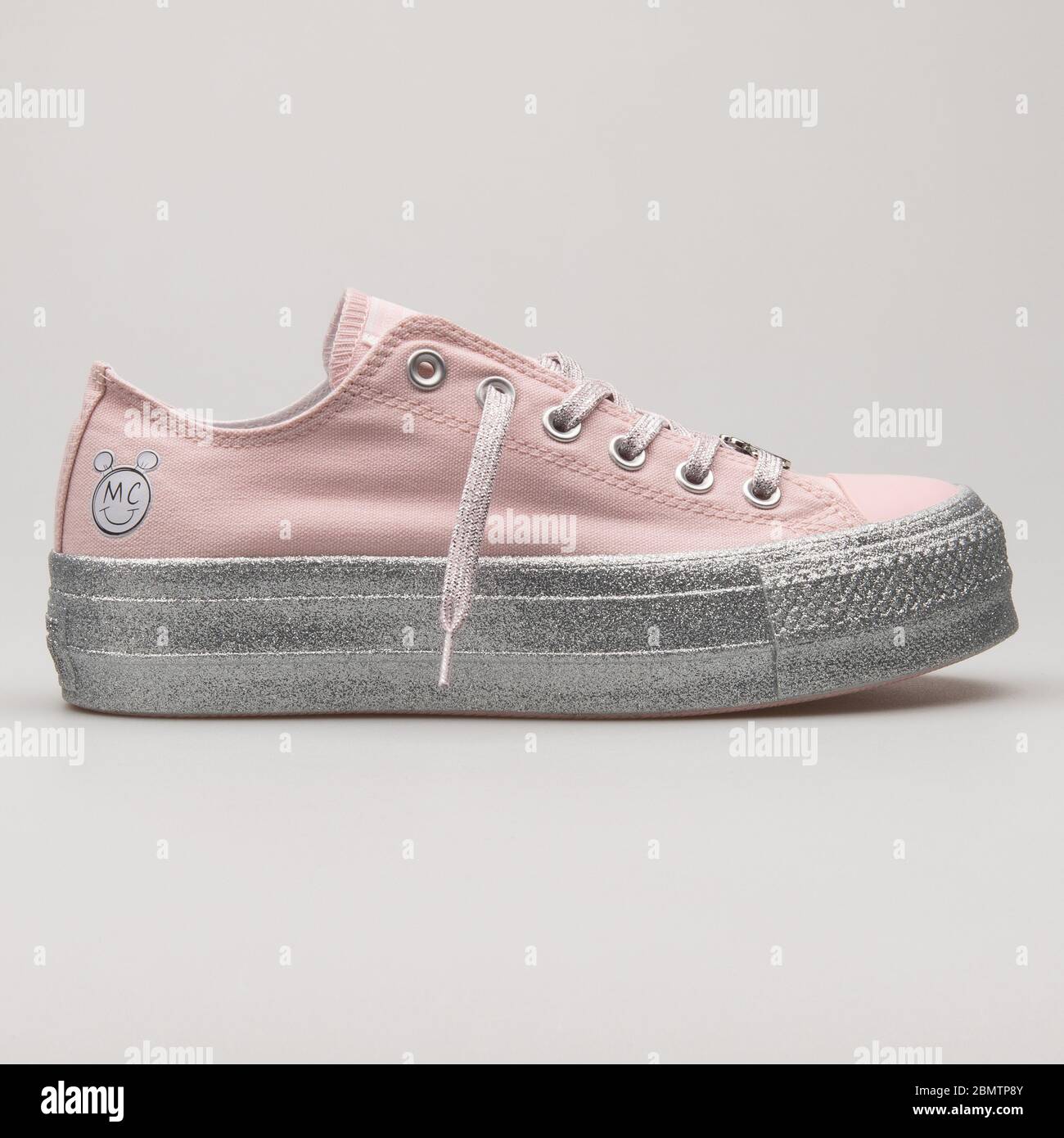 Pink chuck taylor sneakers hi-res stock photography and images - Alamy