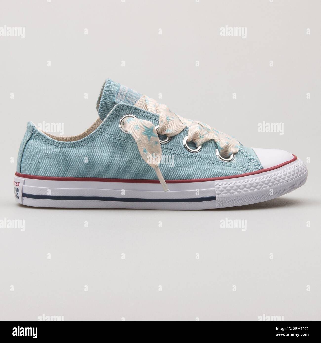 Converse all star big hi-res stock photography and images - Alamy