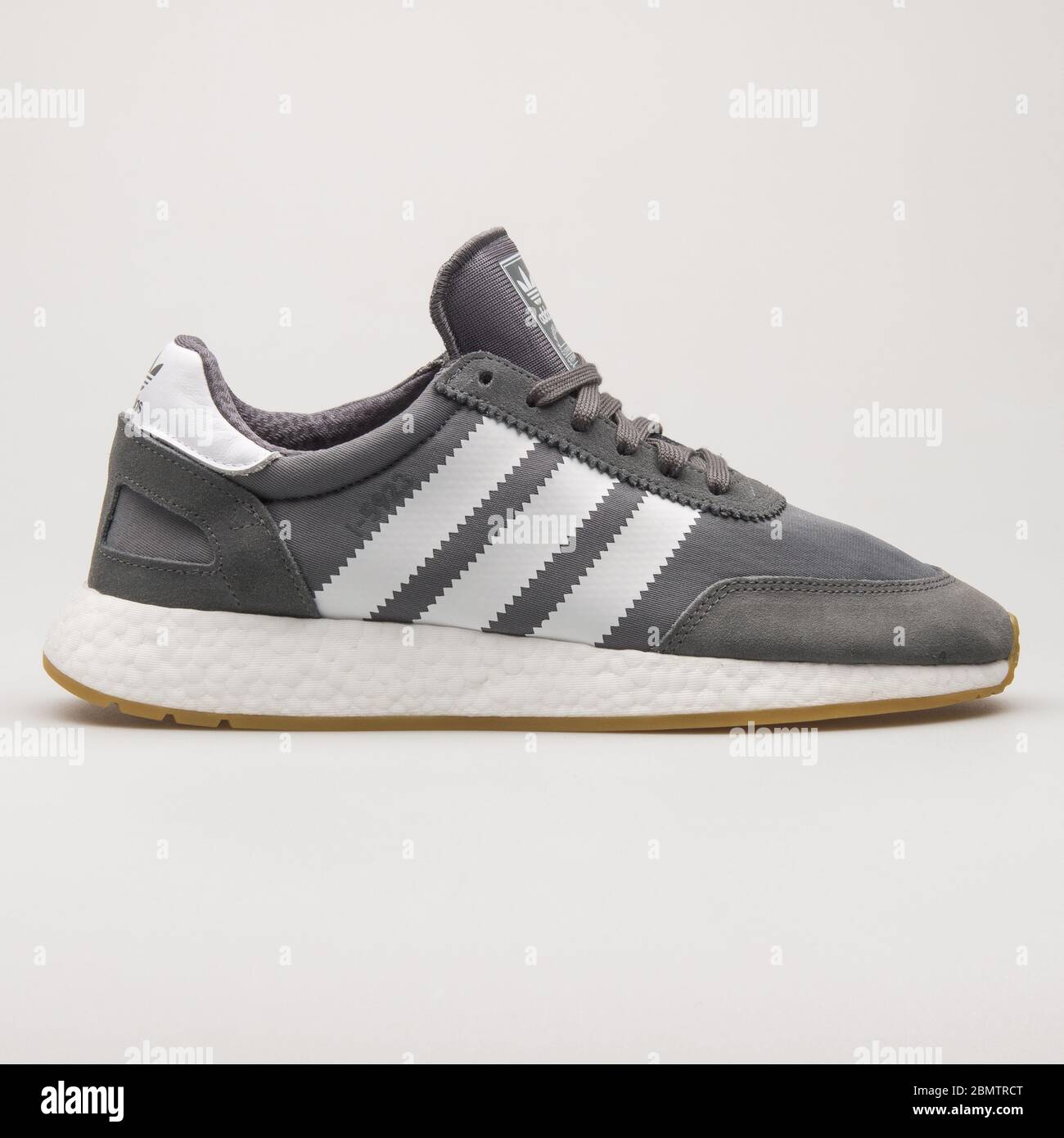 Adidas i5923 grey top