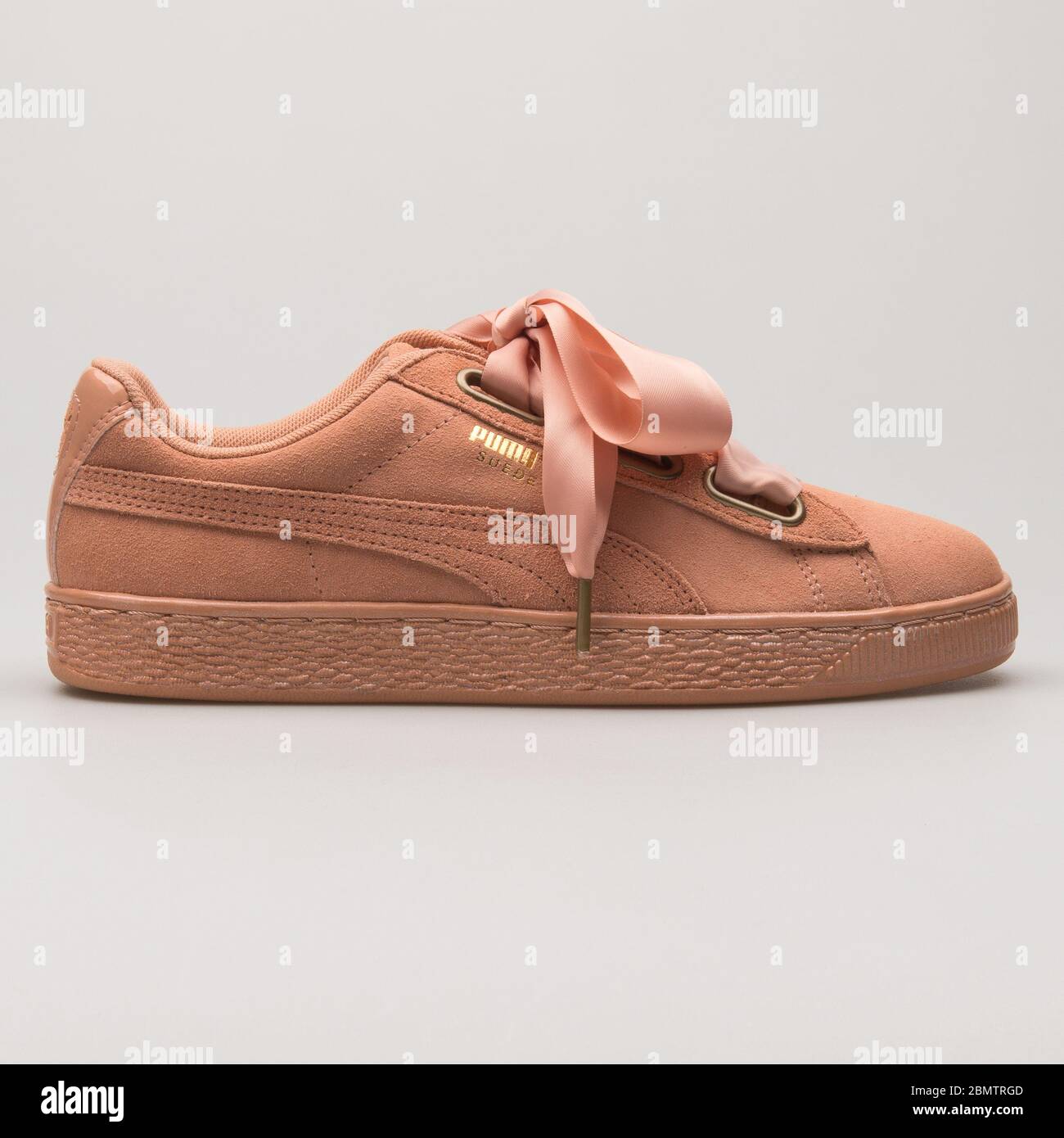 puma suede heart satin white