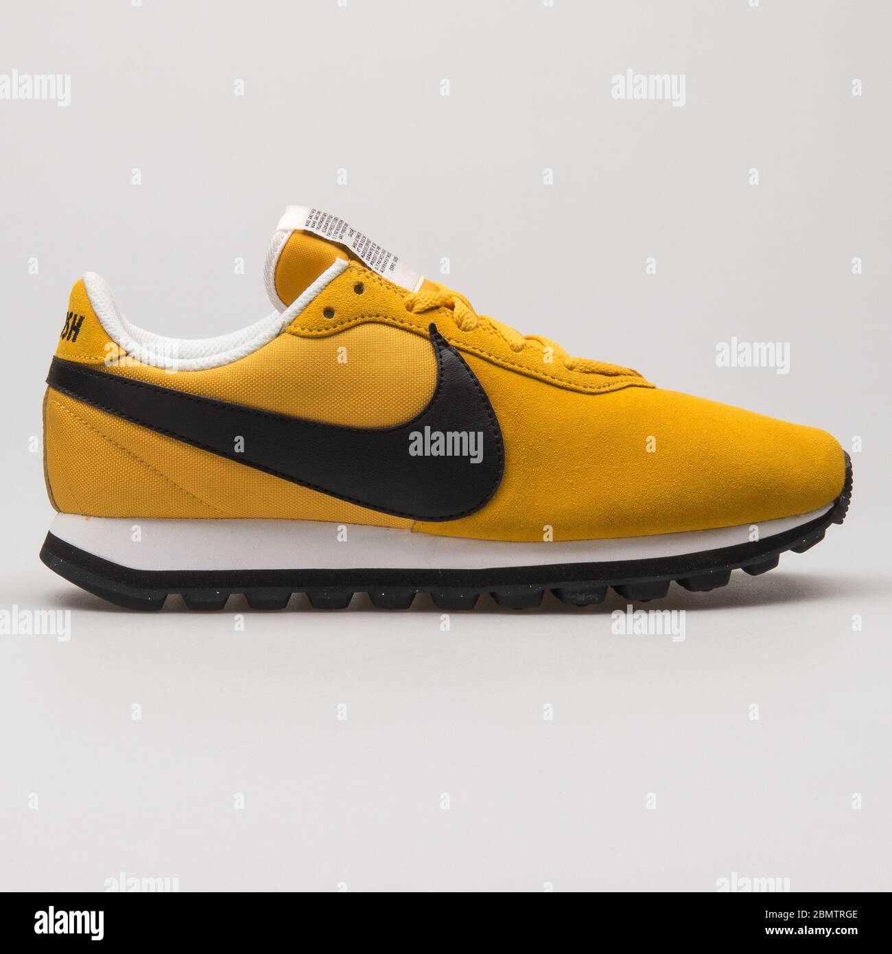 Nike, running shoes hi-res stock photography and images - Page 37 - Alamy