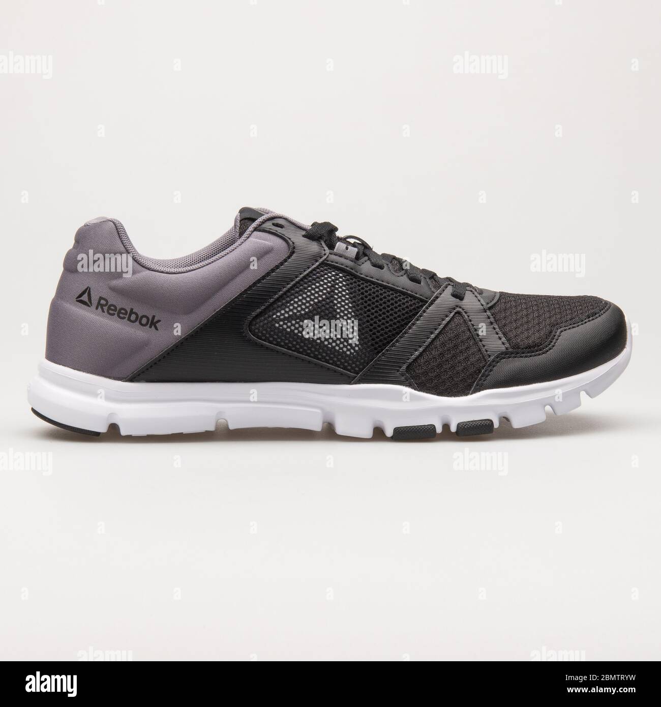 Black reebok trainers hi-res stock photography and images - Alamy