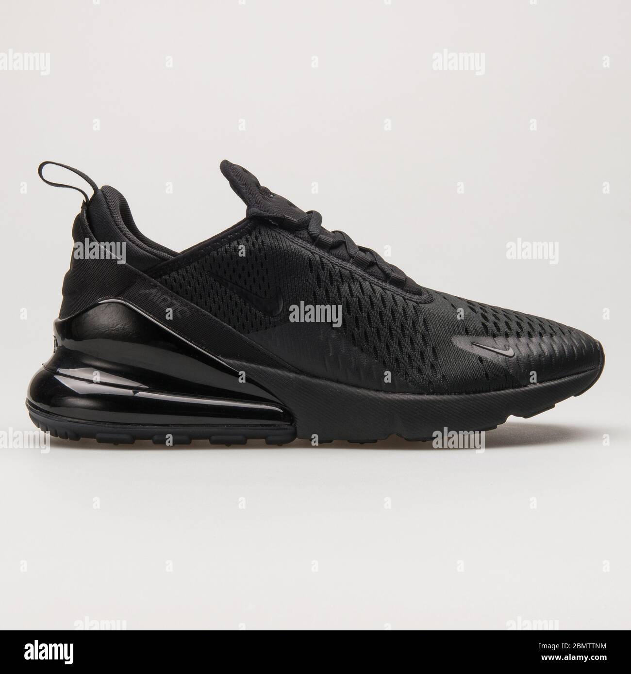 Nike white running shoes hi res stock photography and images Page 19 Alamy