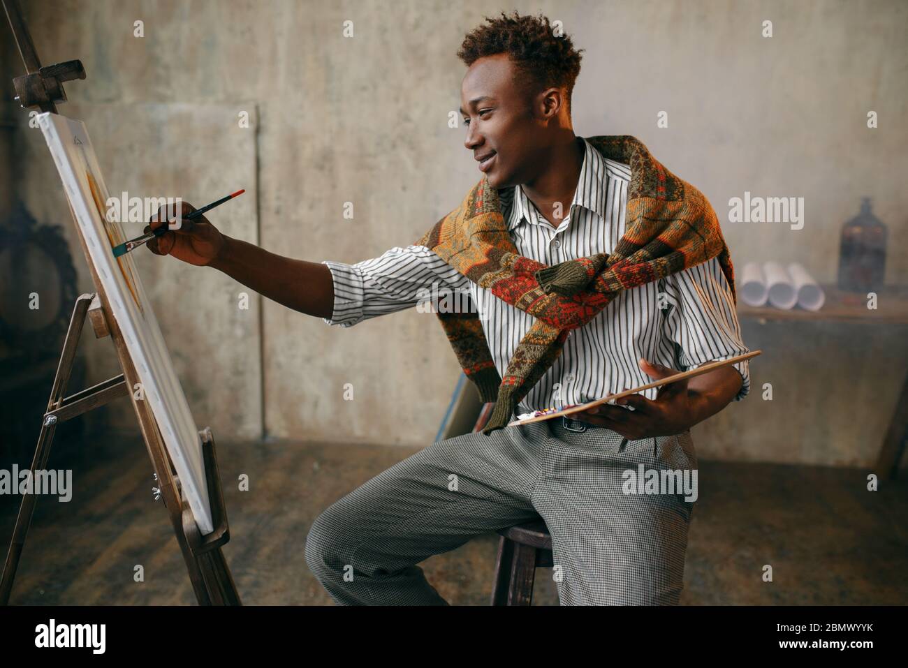 Smiling painter brush palette hi-res stock photography and images - Alamy