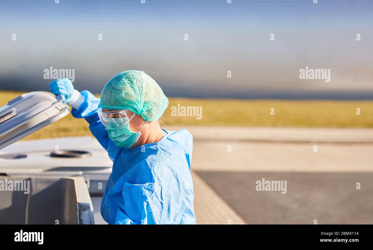 Hospital waste bin hi-res stock photography and images - Alamy