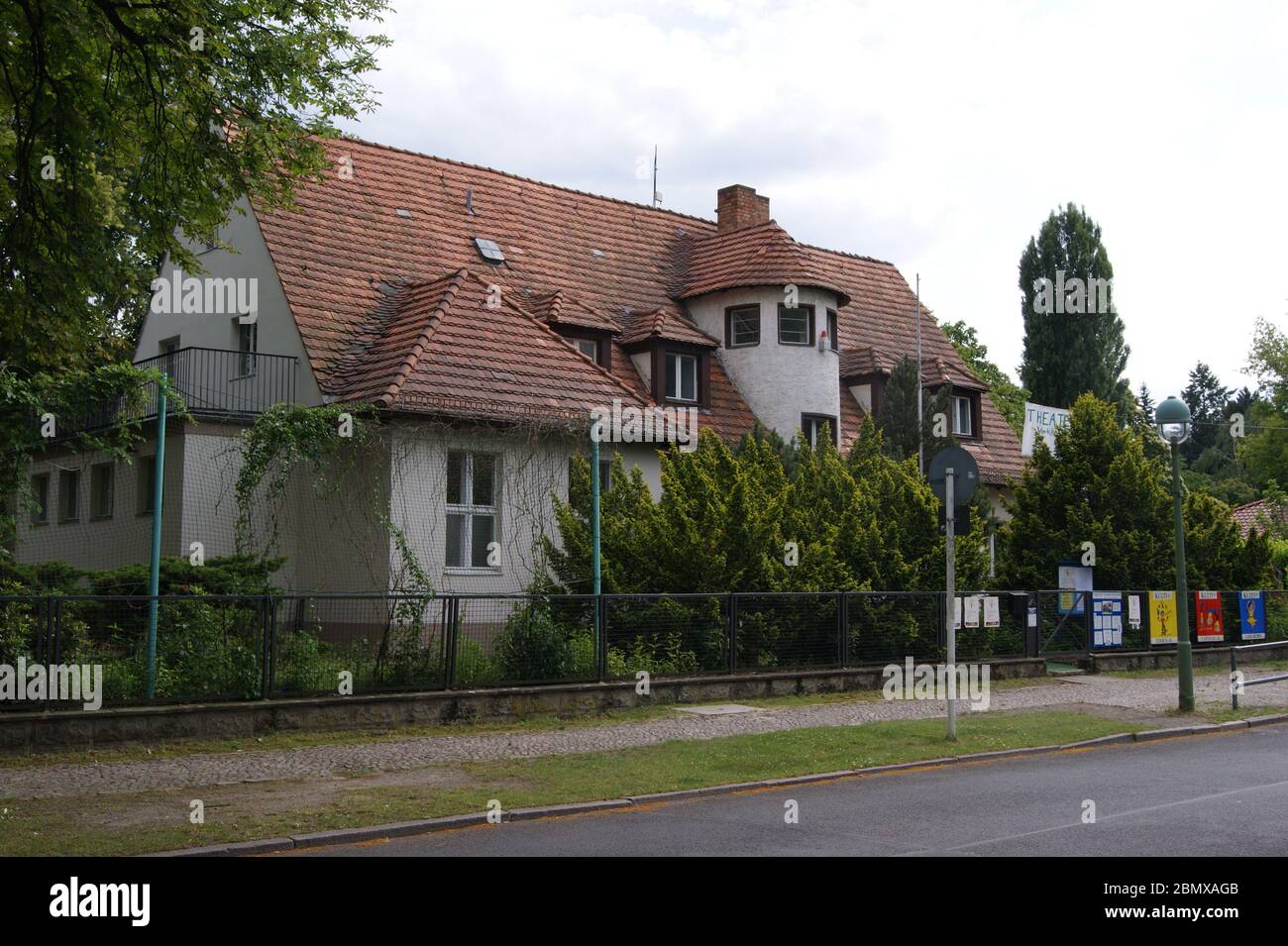 Früherer Wohnsitz von Erich Honecker am Majakowskiring in Berlin-Pankow, Stock Photo