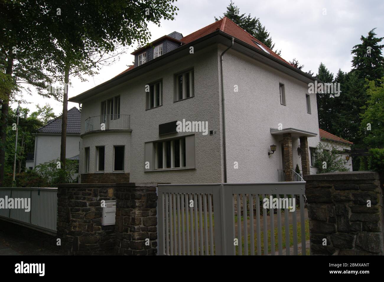 Früherer Wohnsitz von Johannes R. Becher am Majakowskiring in Berlin-Pankow, Stock Photo
