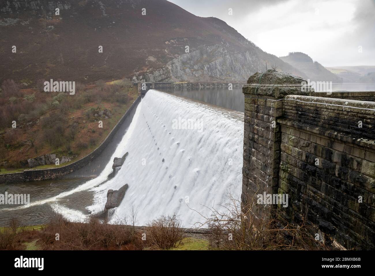 Caban Coch Dam in the Elan Valley Wales Stock Photo