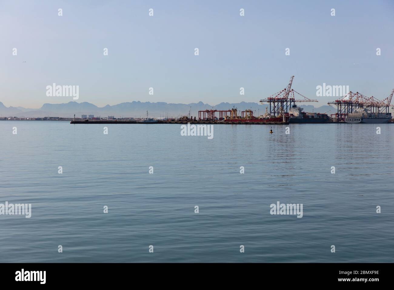 Table Bay Harbour, Cape Town Stock Photo Alamy