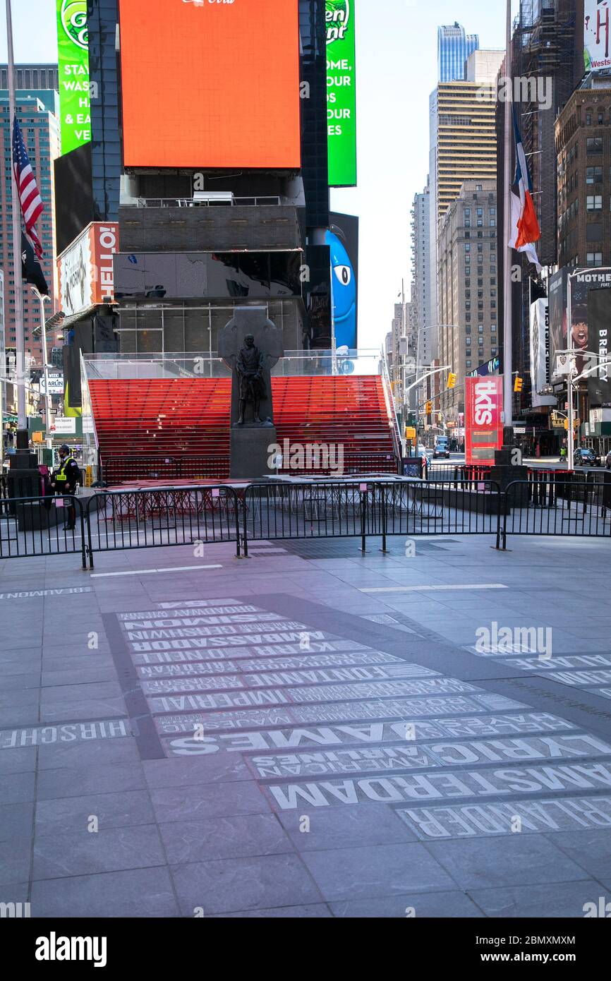Times Square quiet during coronavirus pandemic Stock Photo - Alamy