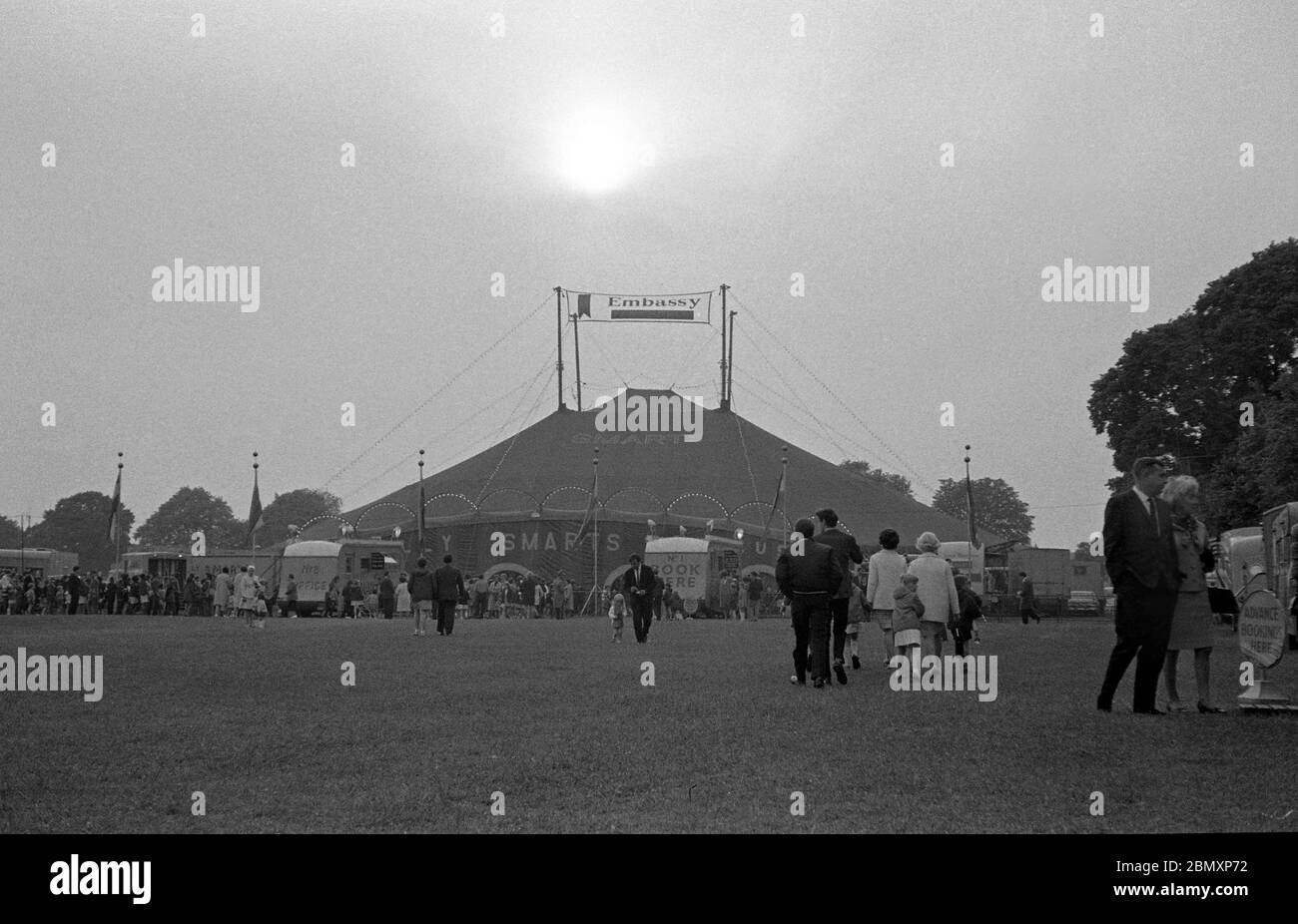 Billy Smart’s Circus sets up on The Downs in Bristol in May 1969.  It was one of the largest travelling circuses in Europe and older Bristol residents remembered the days the circus train would arrived at nearby Clifton Downs station, with animals and performers parading up to the site.  But by the late 60s tastes were changing with increasing opposition to the use of wild animals in entertainment.  After Billy Smart died in 1966 the touring business survived for only another five years, closing in 1971.  Younger relatives revived a smaller touring version in the 1990s. Stock Photo
