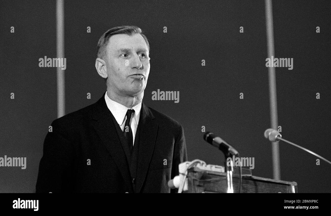Jeffrey Hamm, General Secretary of Oswald Mosley’s fascist Union Movement, faces his critics at a special Parliamentary Night debate in Bristol University’s Students Union on 23 January 1970.  A panel of four speakers had been invited to discuss how best to tackle Britain’s problems in the 1970s and there were protests over his inclusion at the start of the meeting, with two students walking out.  The other panellists were Adam Buick, of the Socialist Party; author John Creasey, head of the All Party Alliance; and Peter Hancock, of the Democrats.  A BBC documentary crew filmed the evening.  La Stock Photo