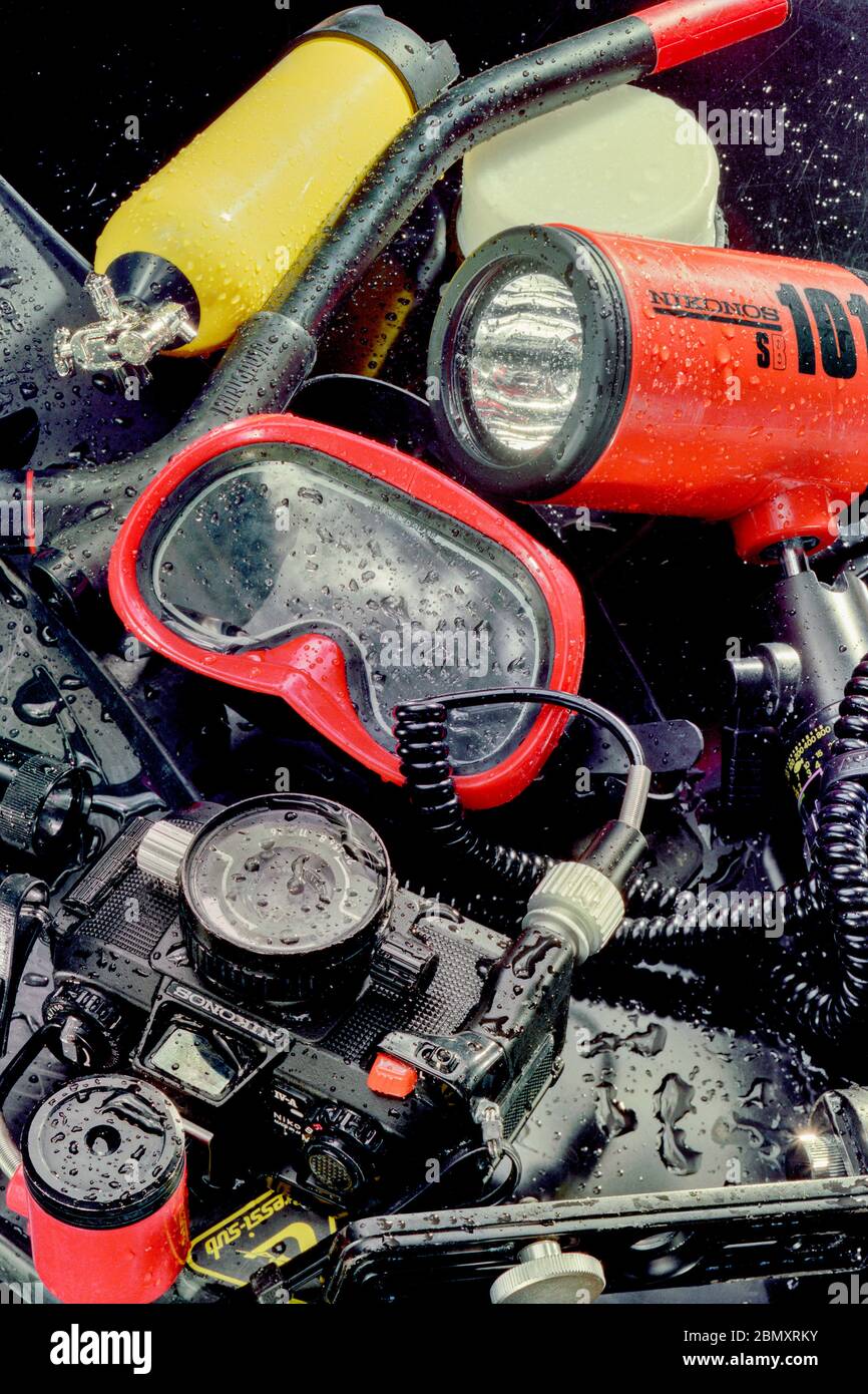 10 Mar 2009 A Nikonos IVA Underwater camera setup with SB101 strobe