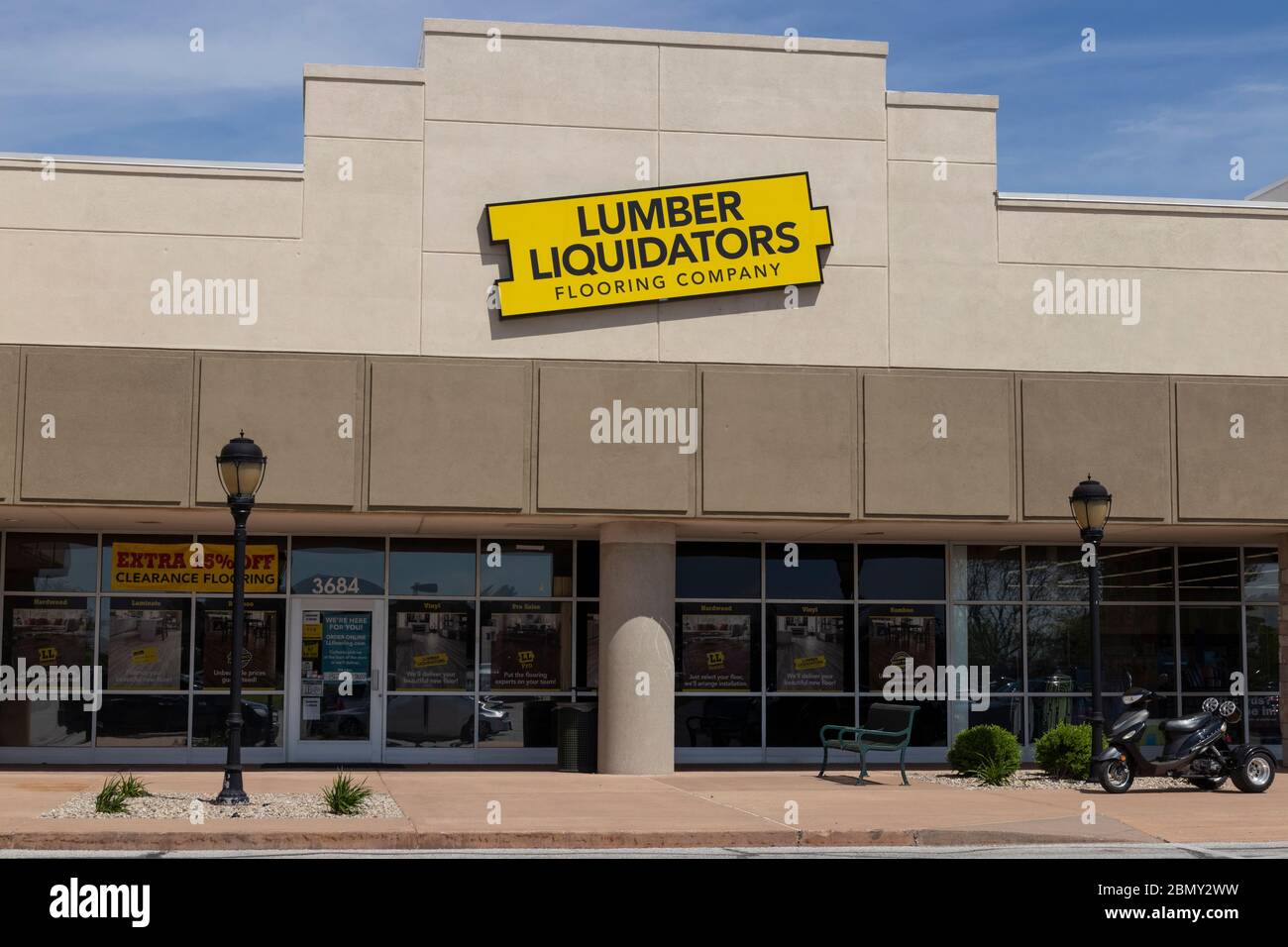 Ll flooring hires stock photography and images Alamy