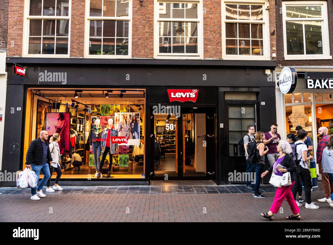 Amsterdam, Netherlands - September 9, 2018: Facade of a Levis clothing store  with people around in the center of Amsterdam, Netherlands Stock Photo -  Alamy